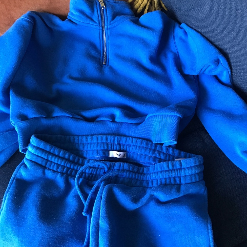ARITZIA TNA SWEATSUIT SET
